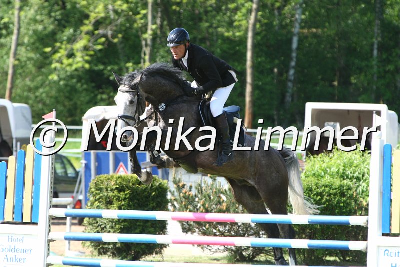 204M3056_Clear Round_Springpf_Axx.JPG